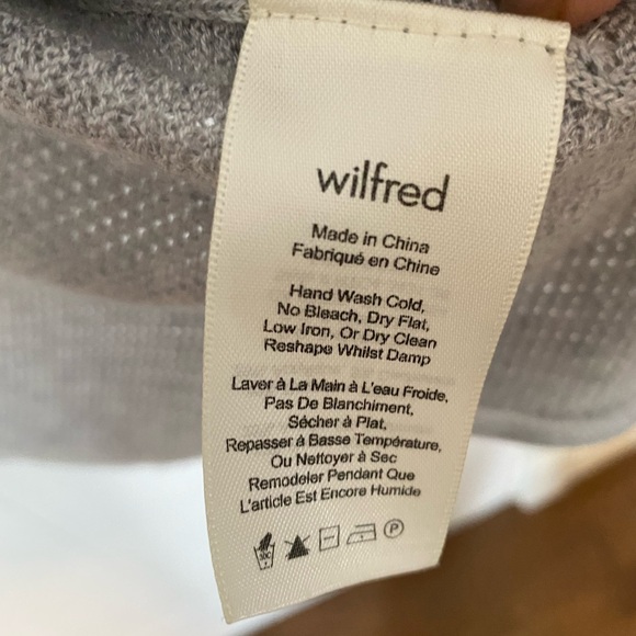 Grey Aritzia cardigan. Good condition. Worn a couple of times. Size xxs - Picture 4 of 5